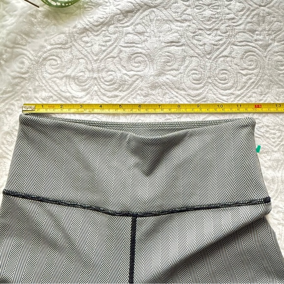 Zyia Active Gray Herringbone Leggings Size 4 High Rise Stretch Athleisure - Picture 4 of 8